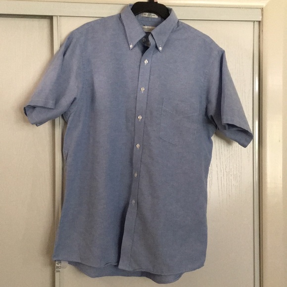 Van Heusen Shirt - Picture 1 of 4